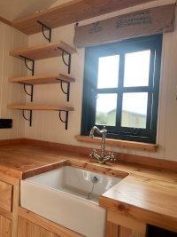 shepherd's hut shelves