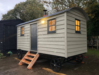 hut lighting